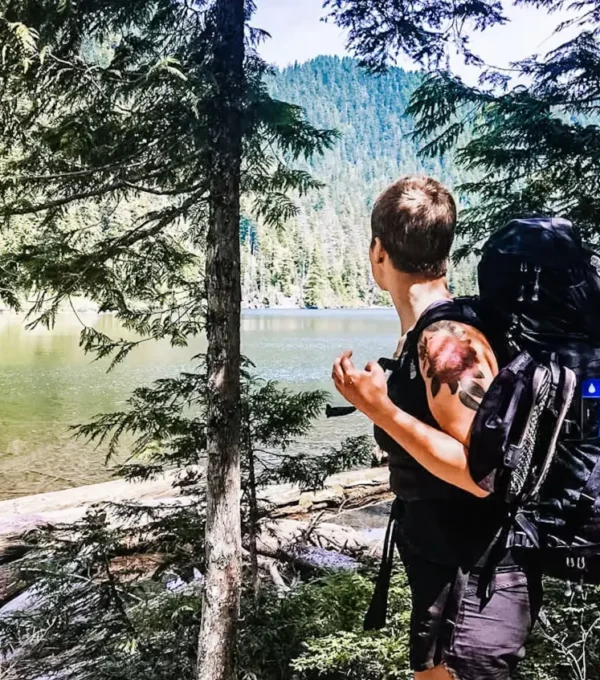 10 essentials for backpacking