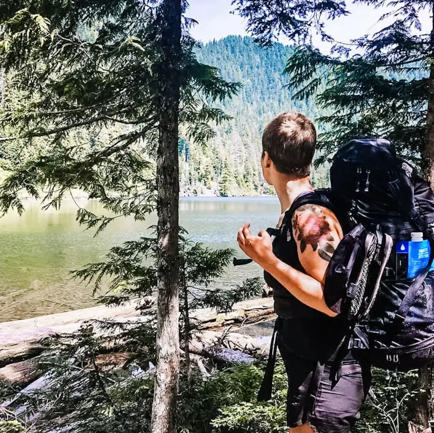 10 essentials for backpacking