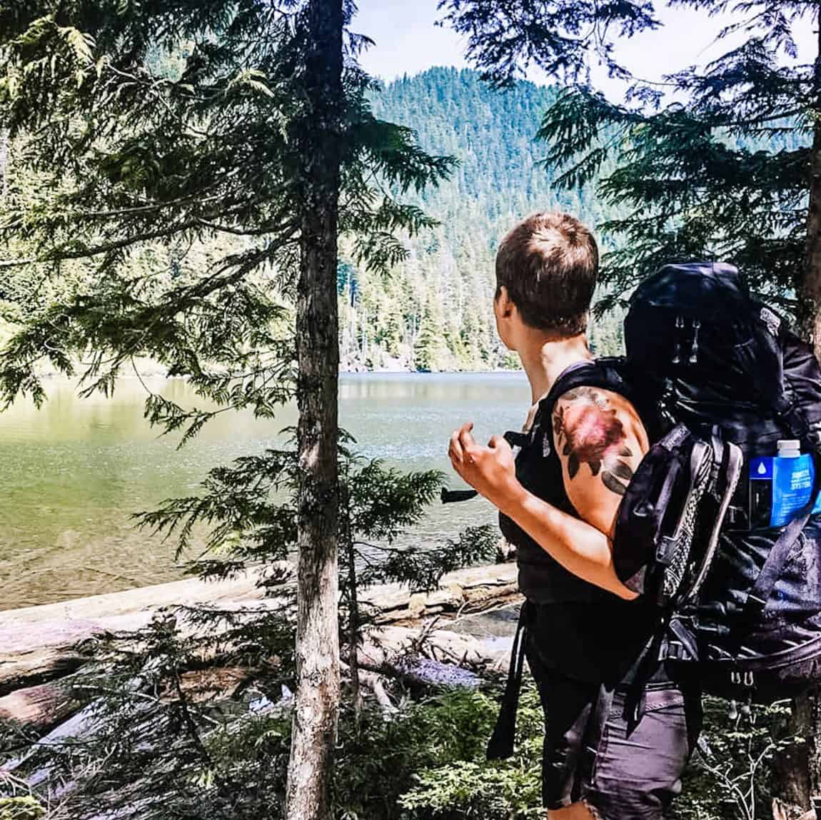 10 essentials for backpacking